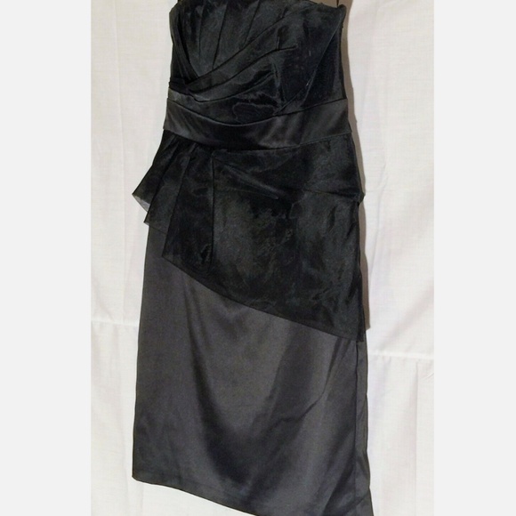 $198 Black Strapless Asymmetrical Whimsygoth Mini Formal/Occasion Dress~Sz 2 - Picture 4 of 11